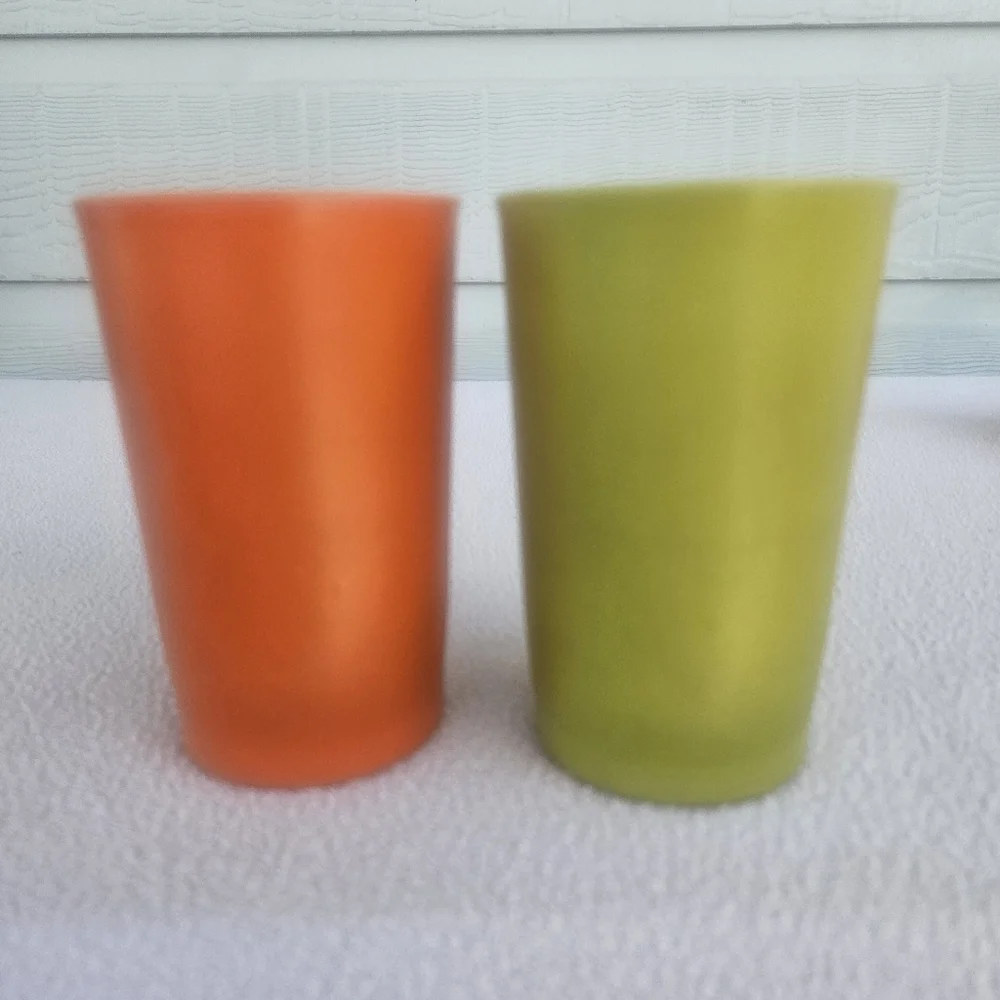 Tupperware 8oz 6oz Tumblers Plastic Cups Avocado Green Orange 1320 Set of 4